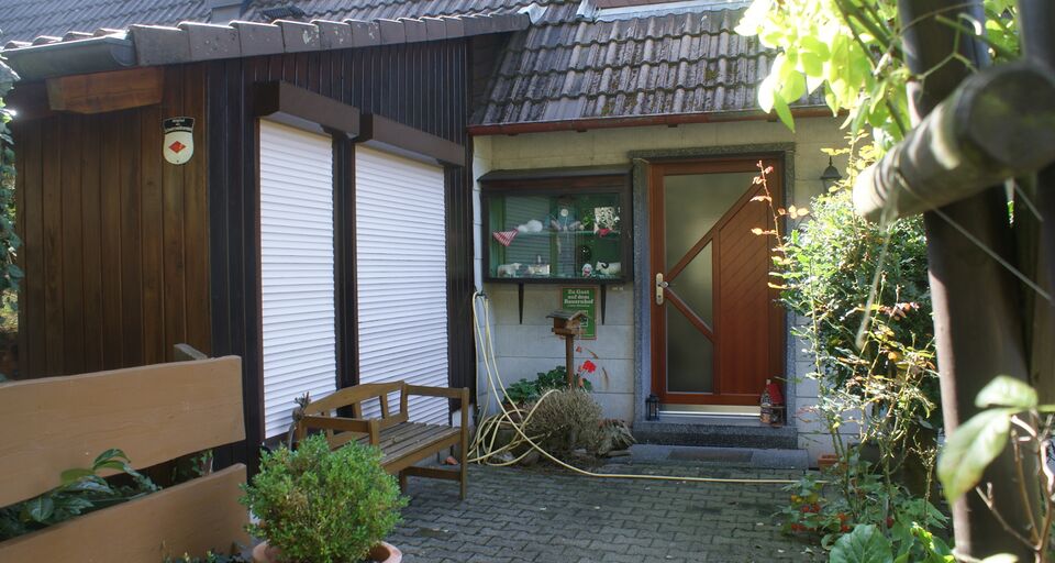 Datei:Ferienwohnung Eingang Haus 6.jpg