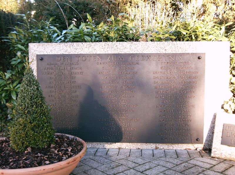 Datei:Gefallenendenkmal Wilferdingen Tafel 1.jpg