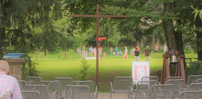 Datei:Treffpunkt Kirche.JPG