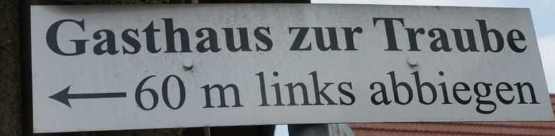 Datei:Hinweisschild Traube in Lienzingen.jpg