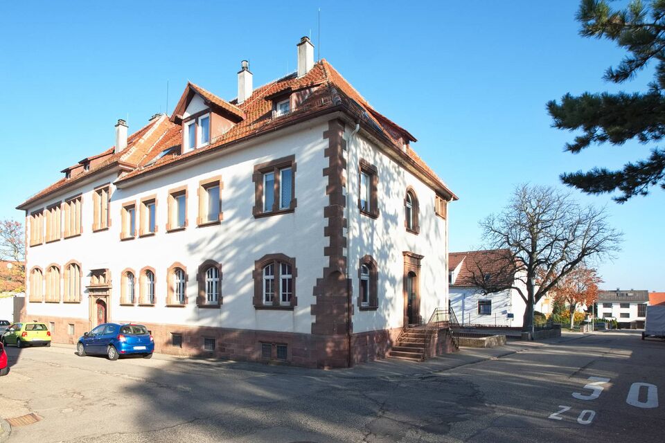 Datei:Altes Schulhaus Büchenbronn 2018.jpg
