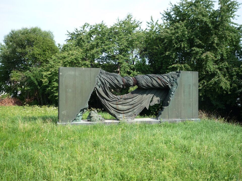 Datei:Noettinge-Casper-Skulptur3.jpg