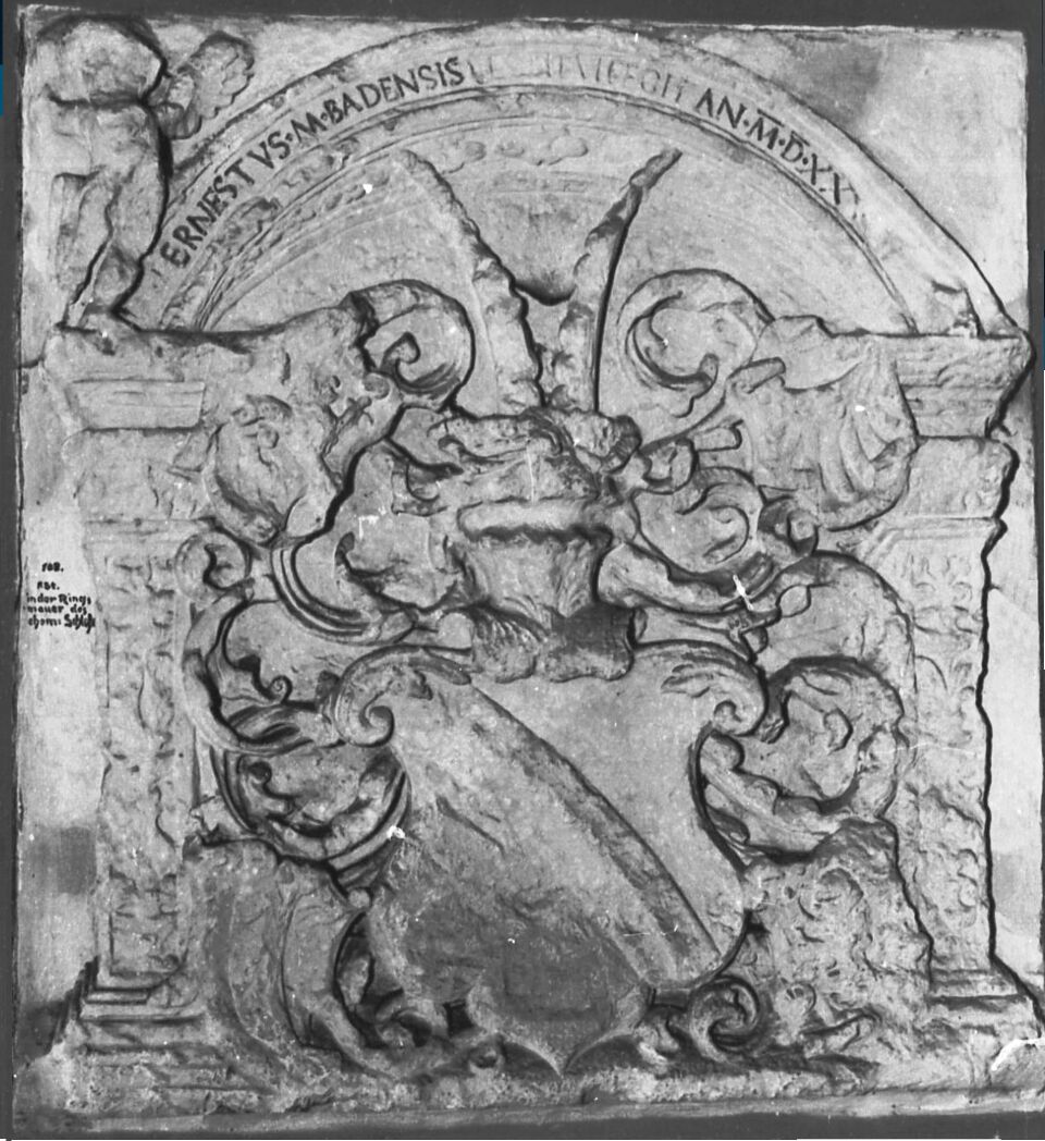 Datei:Pforzheim, Unteres Schloßtor, Wappenstein von 1537, Markgraf Ernst I. von Baden-Durlach (1482 -1553).jpg