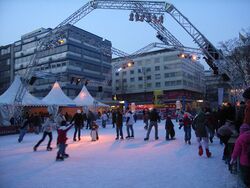Eislaufen auf dem Pforzheimer Marktplatz