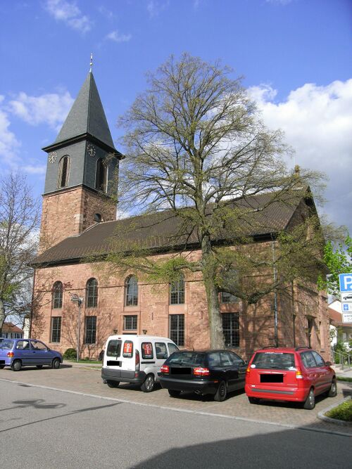 Datei:Birkenfeld Evangelische Kirche Seitenansicht.jpg