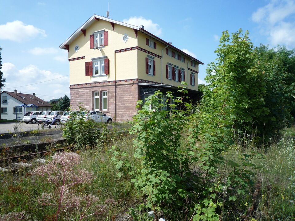Datei:Althengstett-Bahnhof2.jpg
