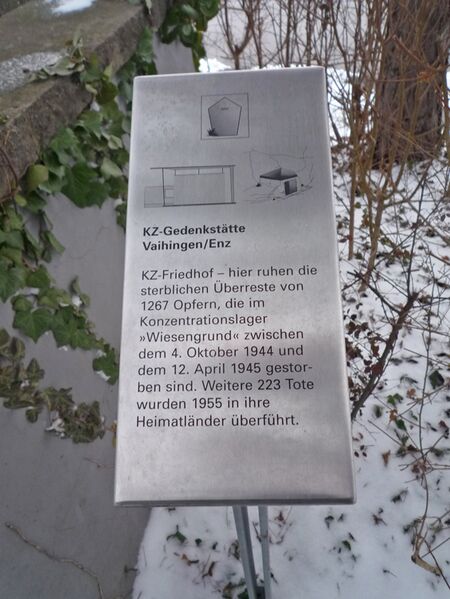 Datei:KZ-Friedhof-Schild.jpg