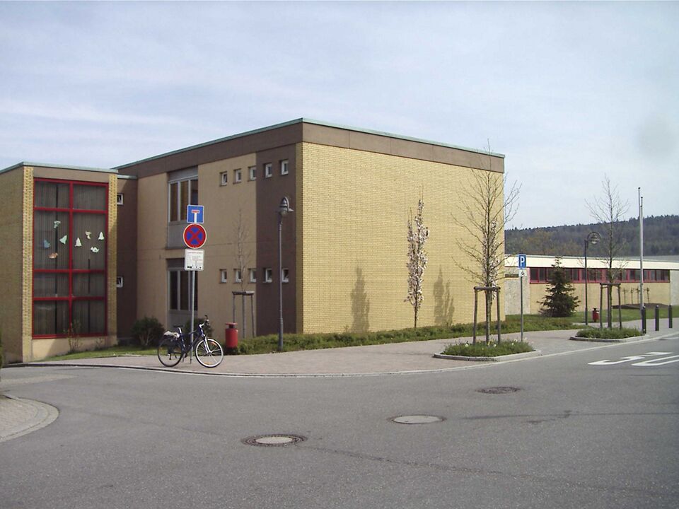 Datei:LudwigUlandSchule-Birkenfeld1.jpg