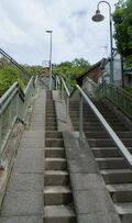 Zugang über Treppen Richtung Pforzheim