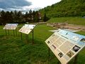 Der römische Gutshof in Enzberg mit den erklärenden Schautafeln