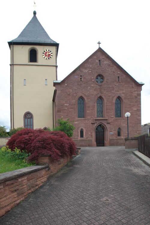 Datei:Margarethenkirche Eisingen Eingang.jpg