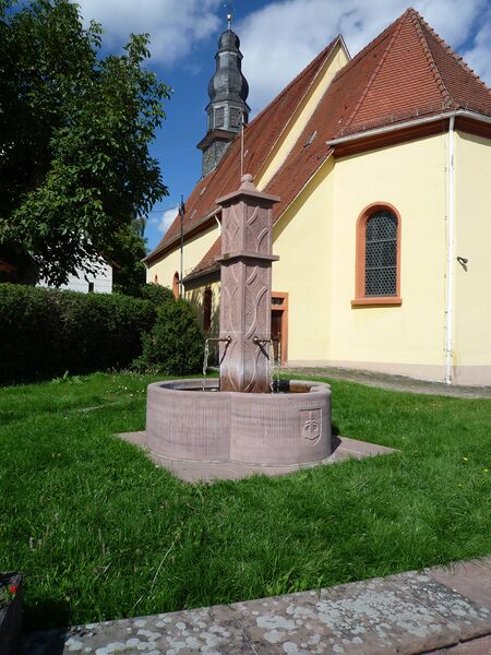 Datei:Schellbronn-St-Nikolaus-Brunnen.jpg
