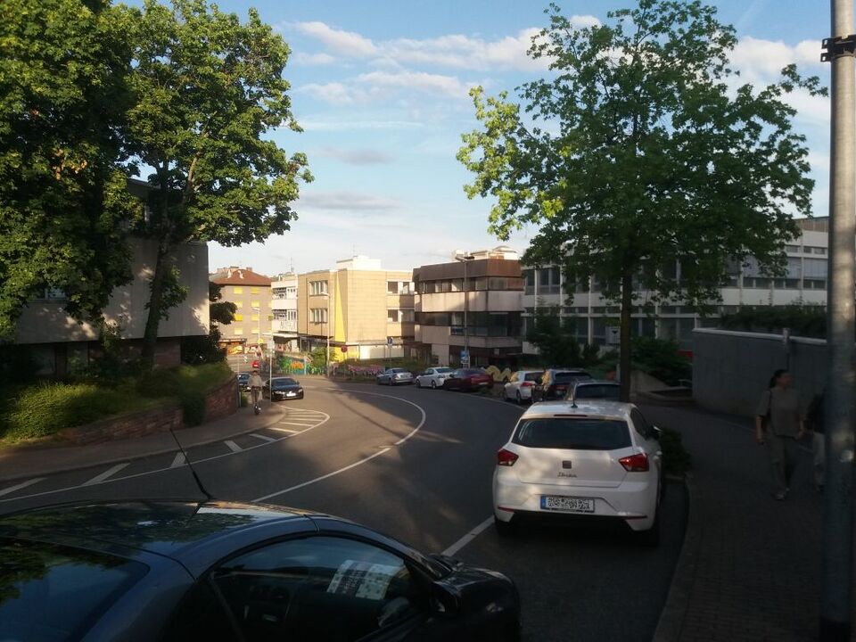 Datei:Untere Schloßbergauffahrt 2.jpg
