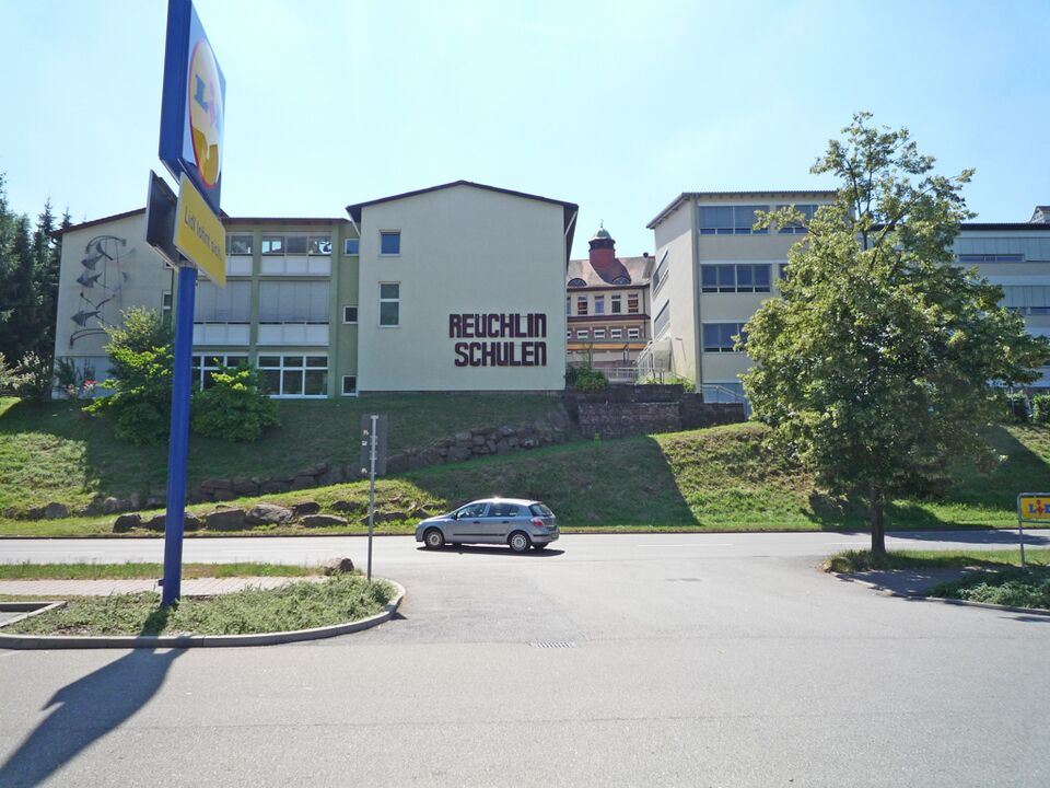 Datei:Bad-Liebenzell-Reuchlin-Schulen.jpg