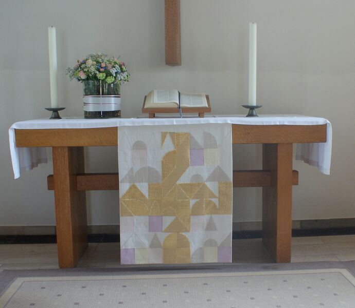 Datei:Altar Waldenserkirche.JPG