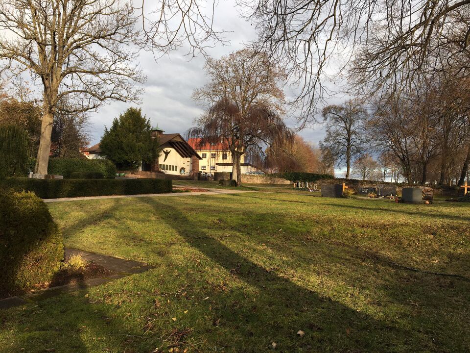 Datei:Feldrennach-friedhof.jpg