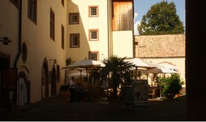 Biergarten Schloss Neuenbürg.JPG
