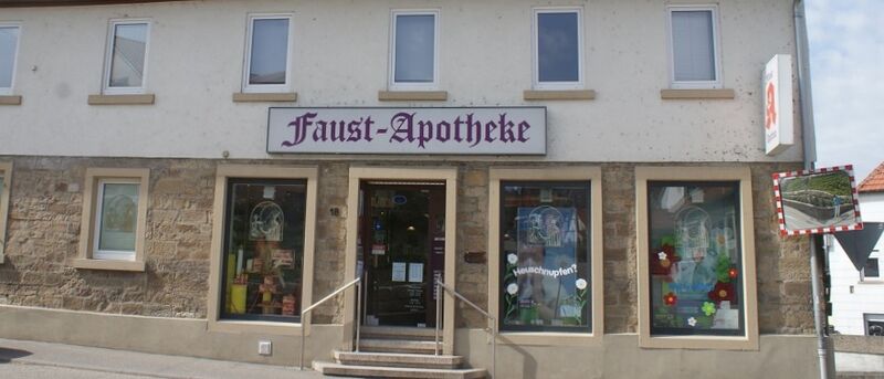 Datei:Faust-Apotheke Knittlingen.jpg