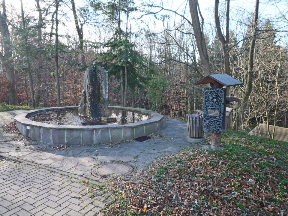 Datei:Neubaerental-Brunnen.jpg