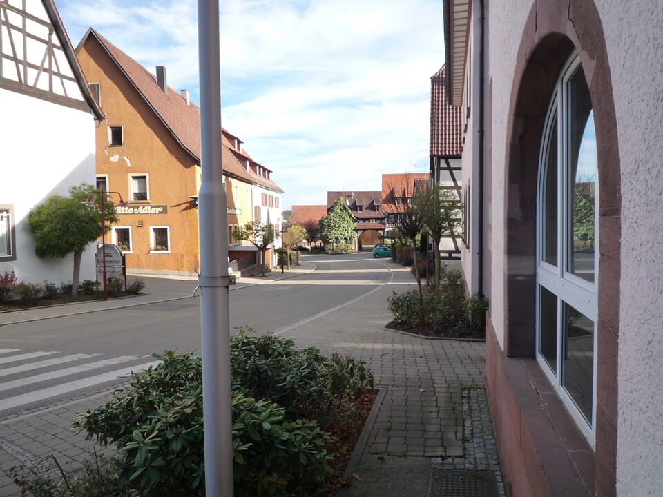 Datei:Wiernsheim-Marktplatz-.jpg
