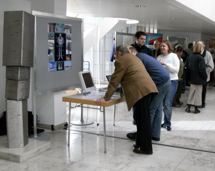 Datei:080407 Infostand Landratsamt.jpg