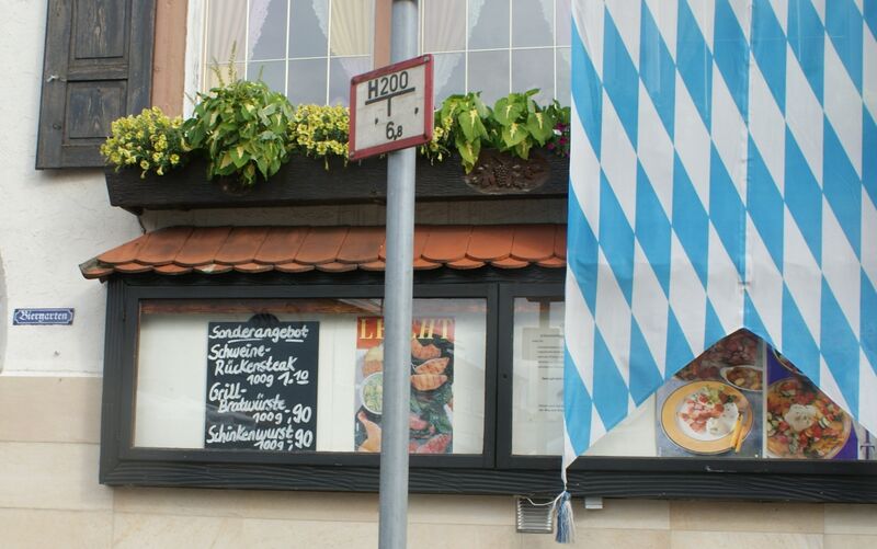 Datei:Angebot Restaurant mit Biwegarten.JPG
