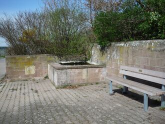 Ensingen-Weinberg-Brunnen.jpg