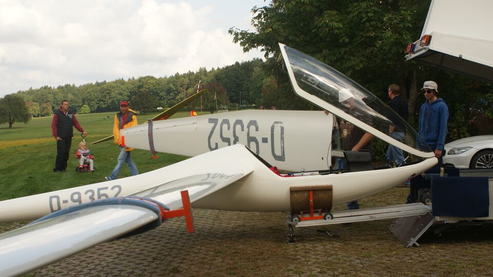 Datei:Verladen eines Flugzeuges.JPG
