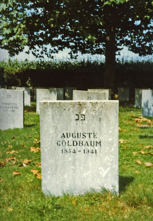 Datei:AugusteGoldbaumGrab.jpg