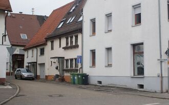 Straße beim Friedhof Althegstett.JPG