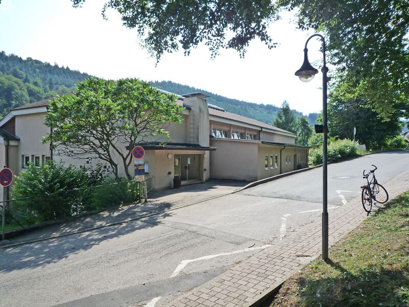 Datei:Unterreichenbach-Gemeindehalle.jpg