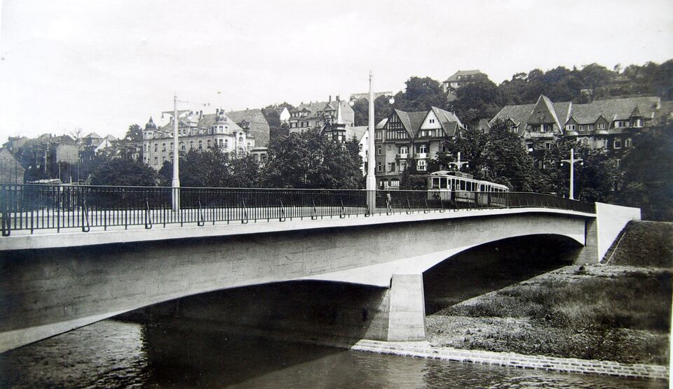 Datei:Pforzheim Hindenburgbrücke 37.JPG