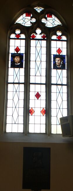 Datei:Hochkantfenster Königsbach.JPG