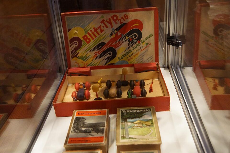 Datei:GHV Schaf-Spielzeug-Autorennen.jpg