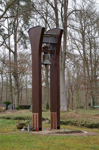 2022-03-29 Illingen Waldfriedhof Glockenturm.jpg