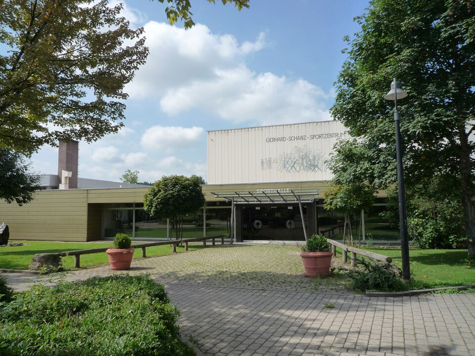 Datei:Althengstett-Sportzentrum.jpg