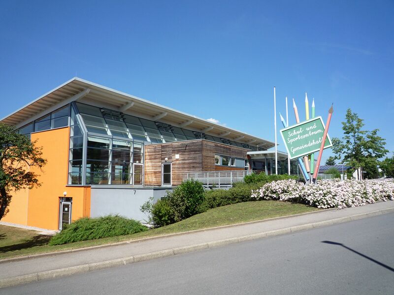 Datei:Ebhausen-Gemeinschaftshalle.jpg