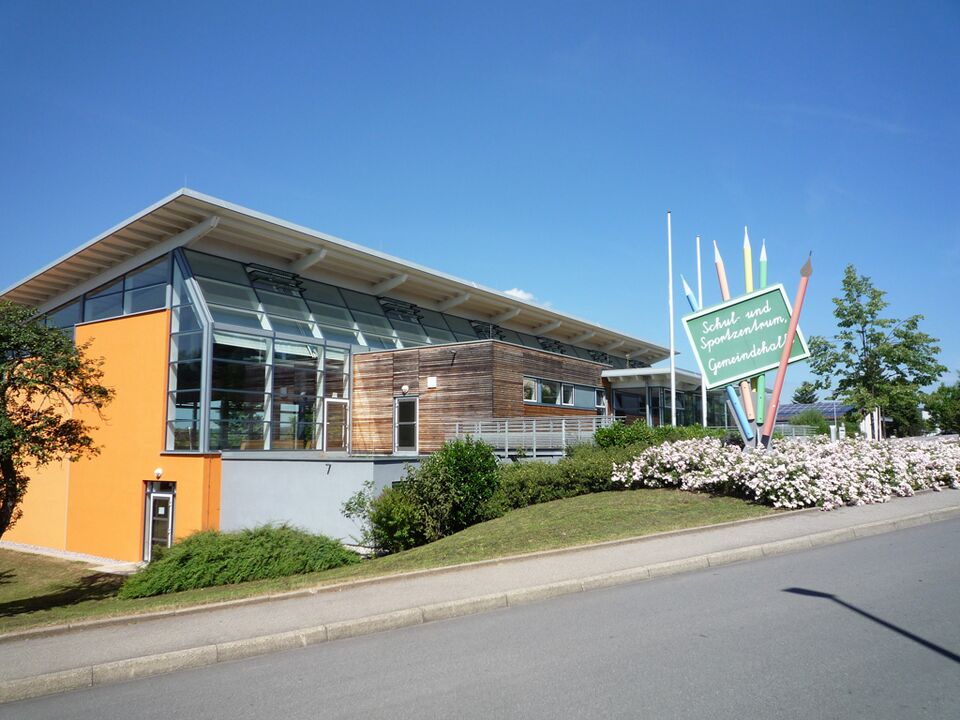 Datei:Ebhausen-Gemeinschaftshalle.jpg