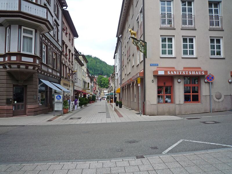 Datei:Bad-Wildbad-Wilhelmstrasse.jpg