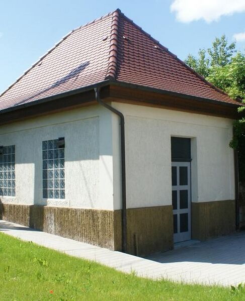 Datei:Badstraße Trafo erl.JPG