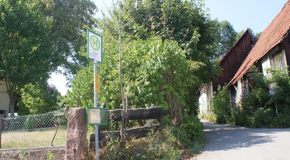 Datei:Haltestelle Löwen Schömberg.JPG