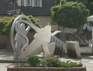 Kunstwerk in Keltern-Ellmendinge.JPG