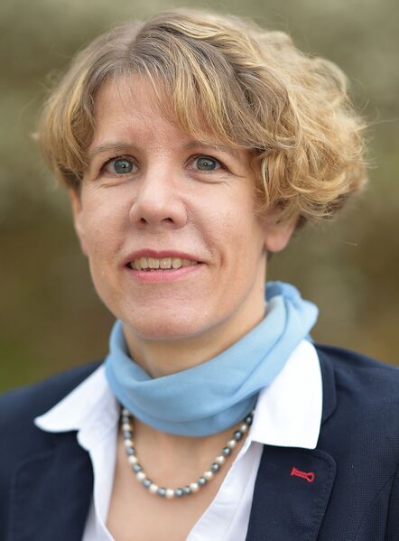 Datei:Althengstett-gemeinderat-angelika-holzaepfel.jpg