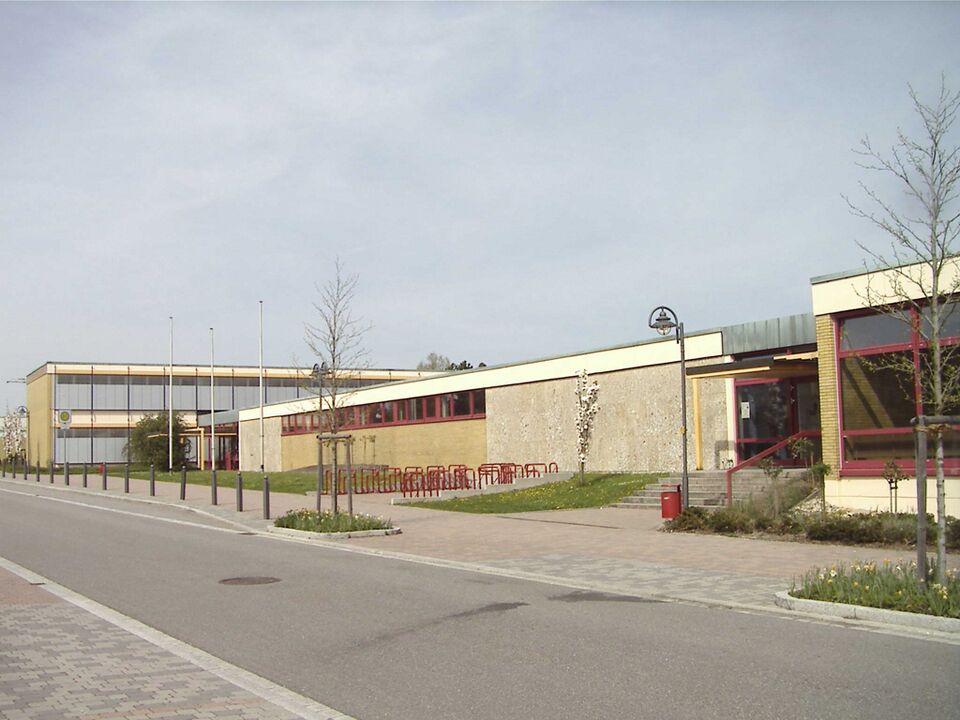 Datei:LudwigUlandSchule-Birkenfeld.jpg
