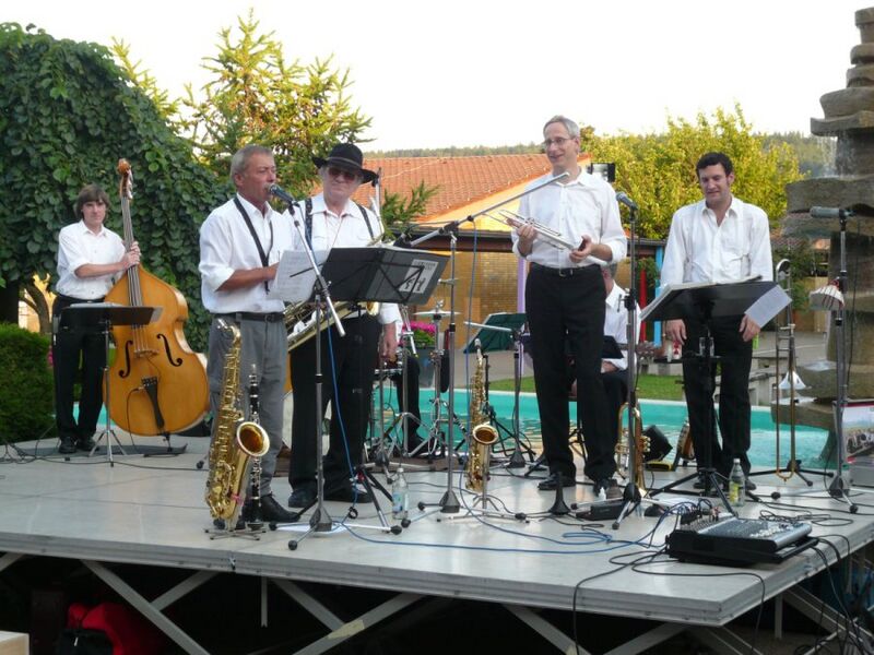 Datei:Jazz im Schulhof-2007.jpg