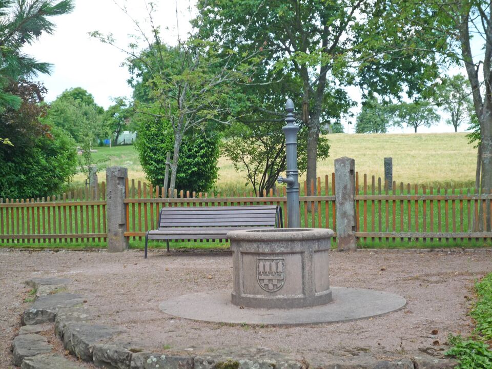 Datei:Oberreichenbach-Brunnen.jpg