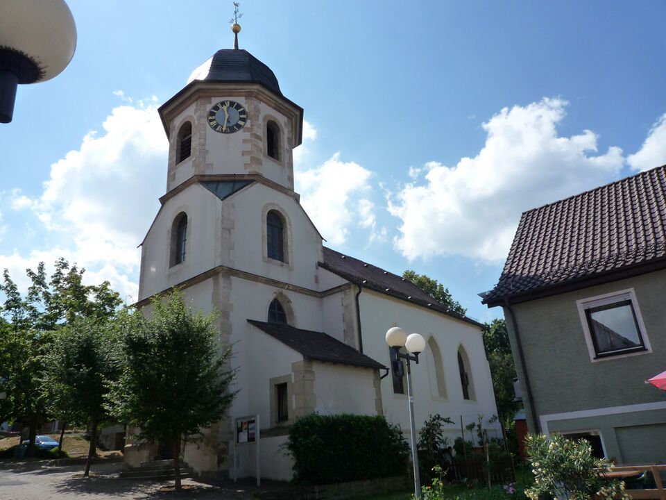 Datei:Sternenfels-Kirche1.jpg