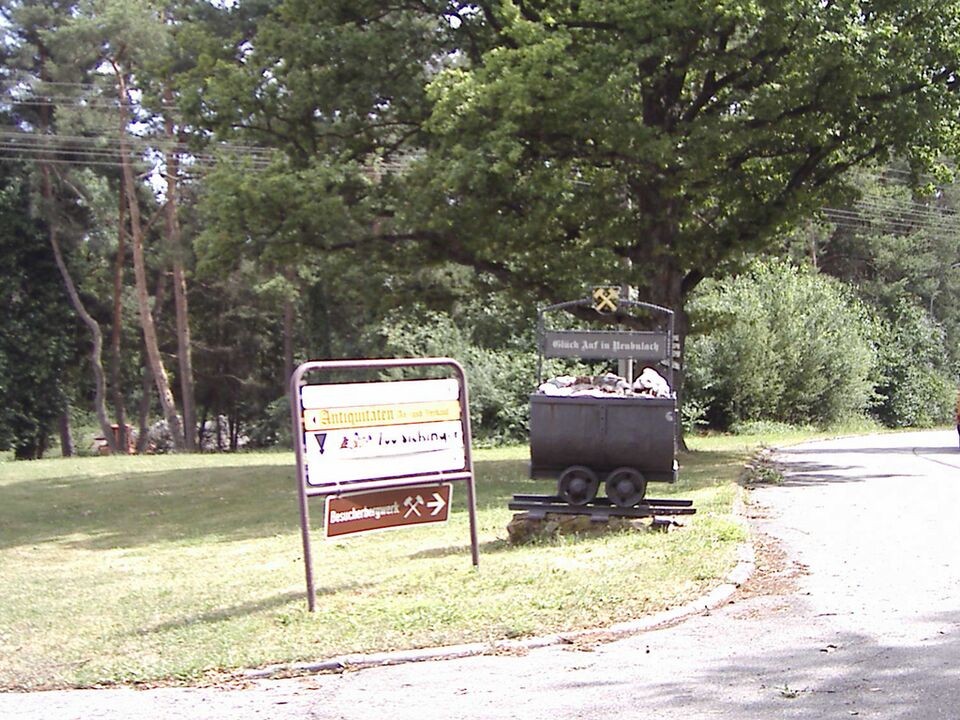Datei:Neubulach-Hella-Glueck-Lore.jpg