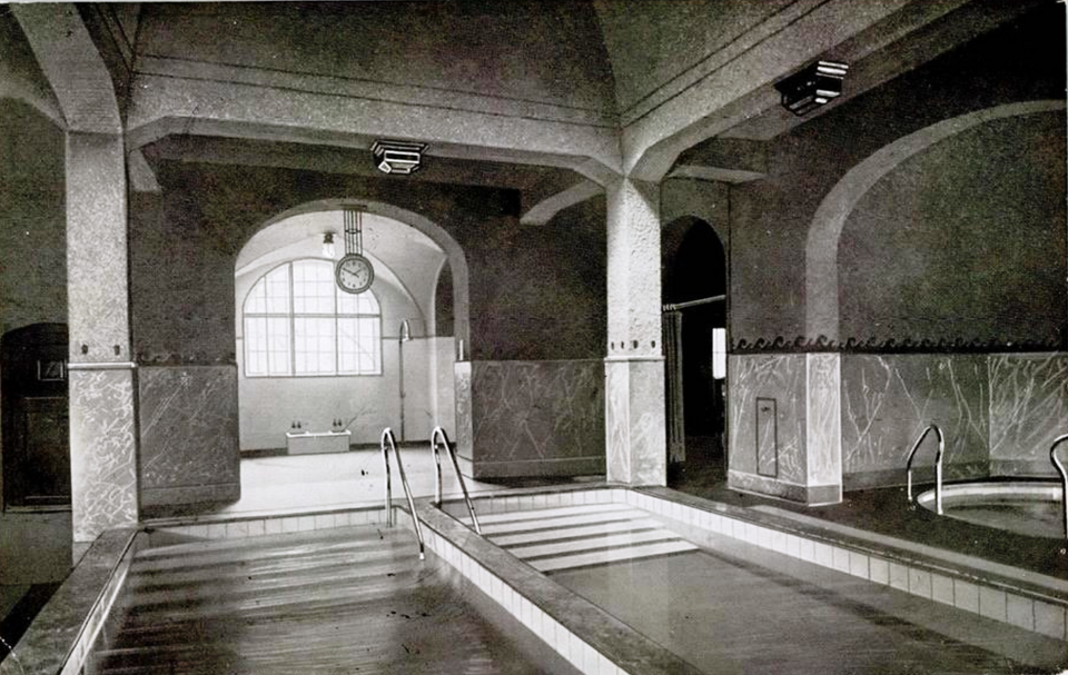 Datei:Altes irisch-römisches Dampfbad im Emma-Jaeger-Bad in Pforzheim, Entwurf Stadtbaumeister Alfred Roepert aus Pforzheim, erbaut 1909–1911.png