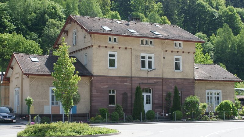 Datei:Bahnhof Teinach.jpg